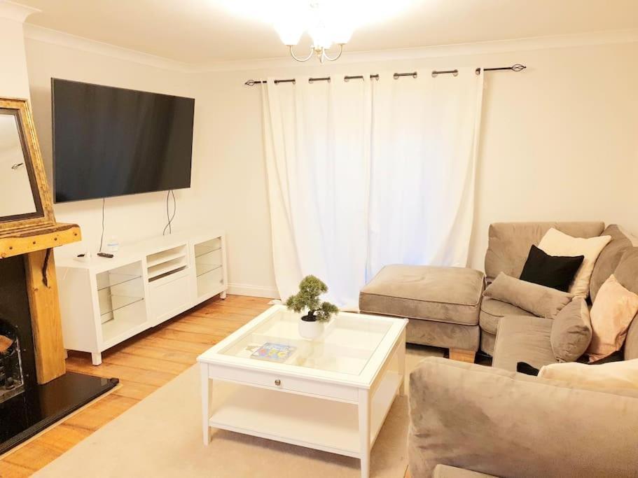 Specious 3Bed Property With Parking & Large Garden Aveley Εξωτερικό φωτογραφία